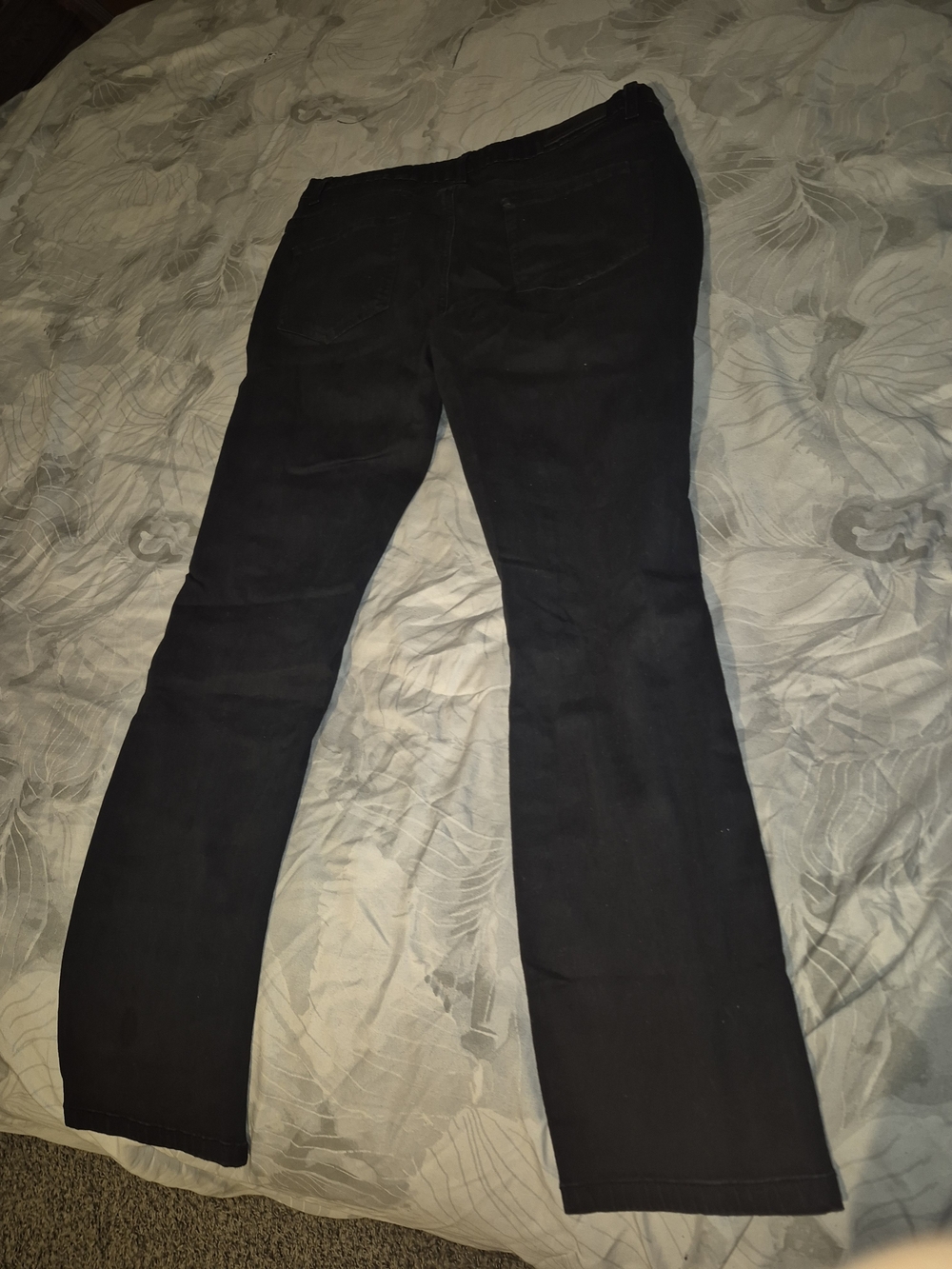 Women’s Black Straight-Leg Jeans
